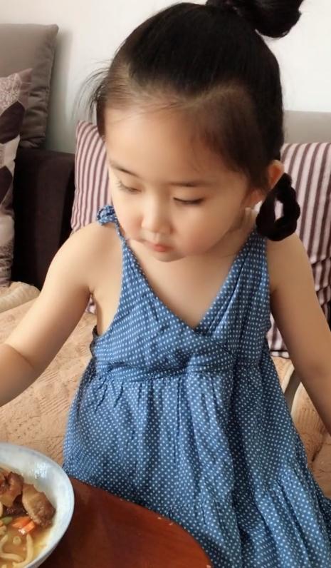 瞳瞳纯吃瓜,揭秘娱乐圈幕后真相