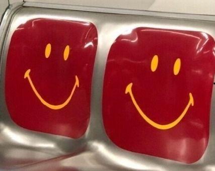 抽象吃瓜的文案,揭秘网络时代的“吃瓜群众”现象